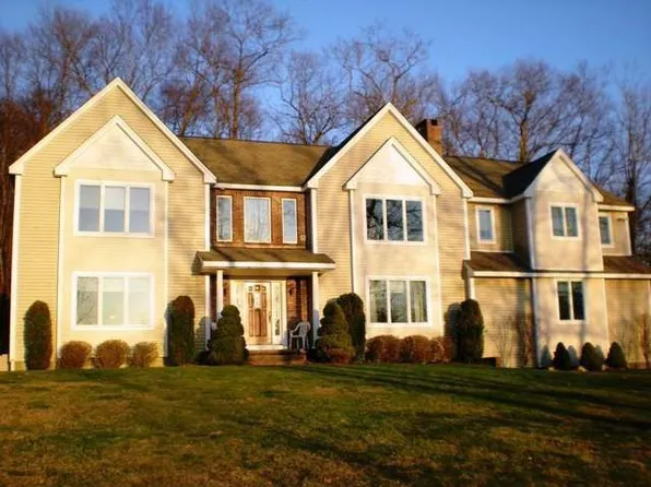 157 Sachem Rd, Southbury, CT 06488