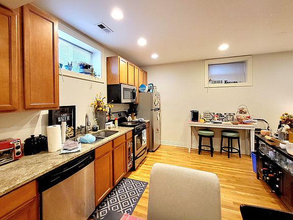 5th image of 3400 N Southport Ave #1412-2