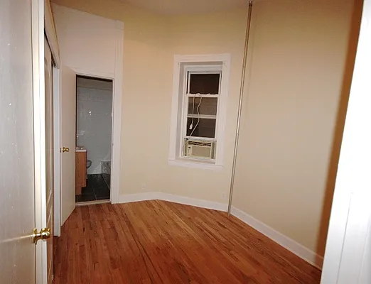 Rented by Landmark Realty & Management | media 32