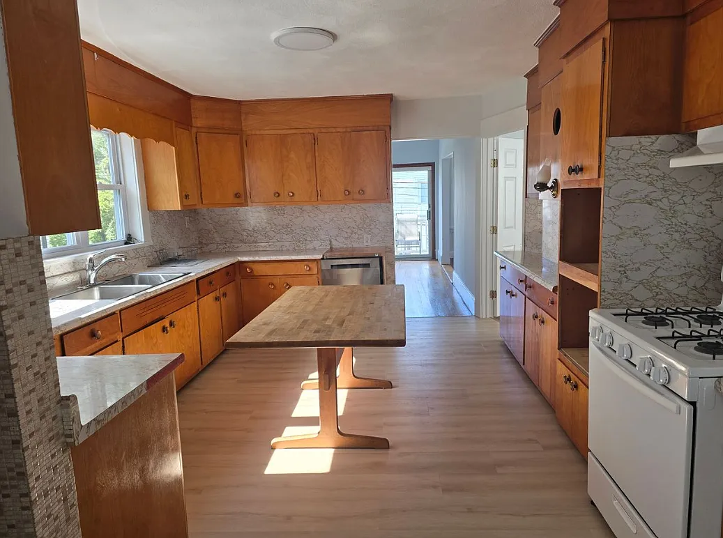 5 bed, $4,000 — Photo 4