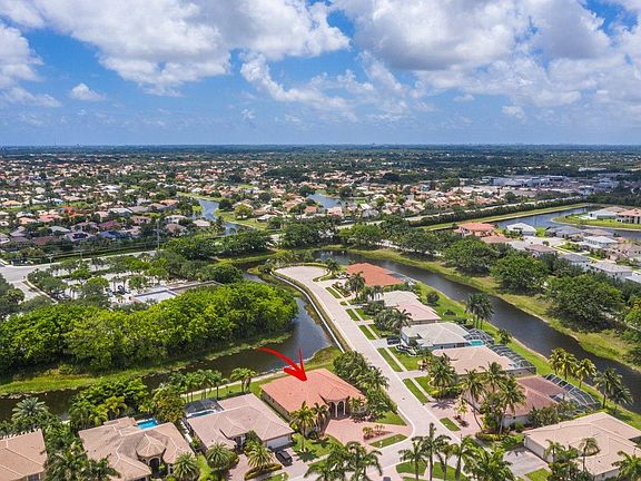 3rd image of 6555 Cobia Cir