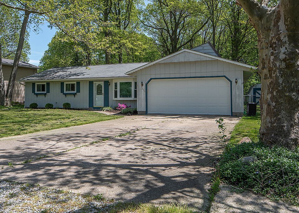 1st image of 375 Maple Ave