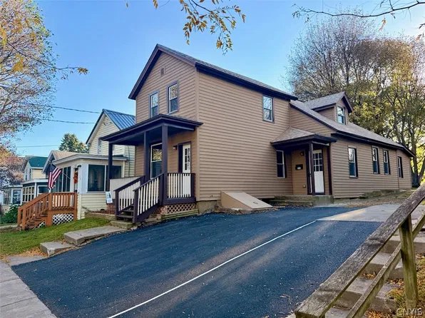 106 E 10th St, Oswego, NY 13126
