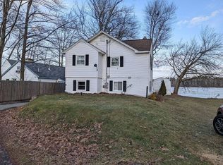 15 Maple St, Kingston, NH 03848