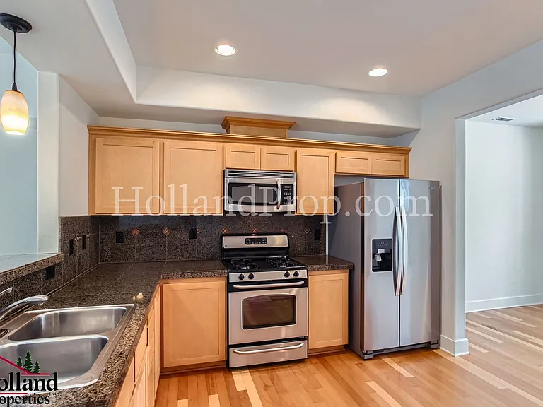 2287 NE Sheffield Ave — Photo 11