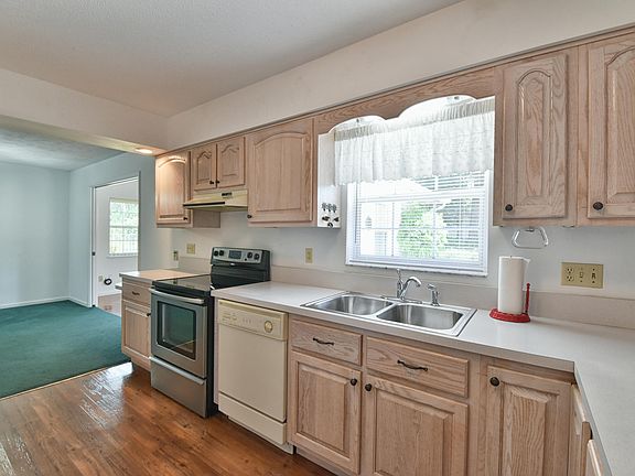 4th image of 551 NE 21st Ave