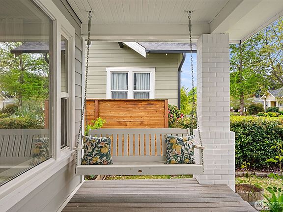 4th image of 809 Sumner Avenue