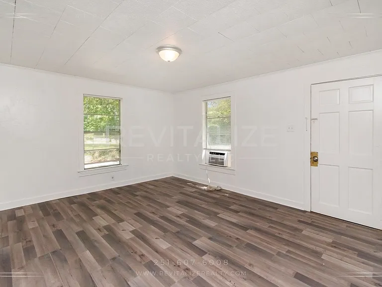 2314 Gill Rd — Photo 3