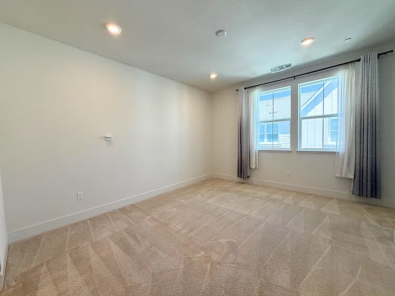 1460 Civic Center Dr #3 — Photo 16