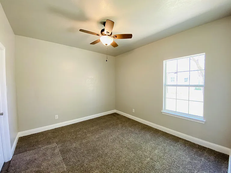 4102 Gordon St — Photo 11