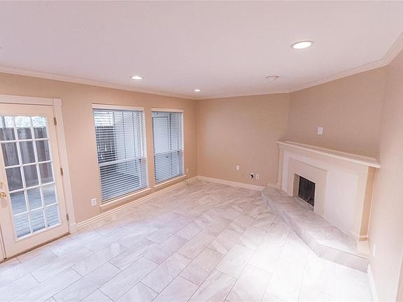4th image of 8916 Chatsworth Dr #8916