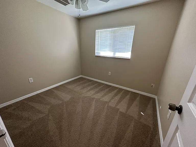 2901 33rd St SW — Photo 7