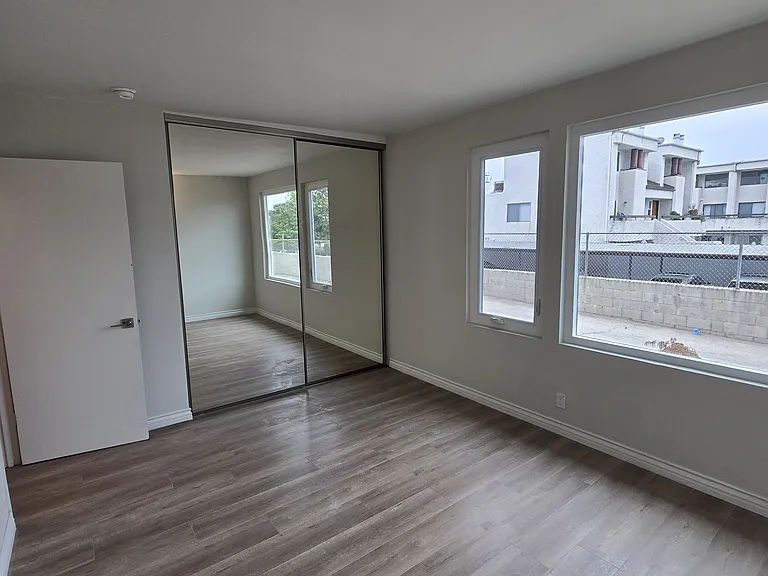 2688 Lake Ave #2690.5 — Photo 22