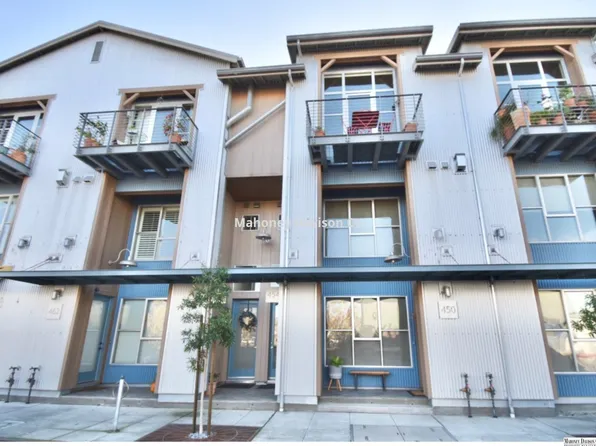 458 1st St, Petaluma, CA 94952