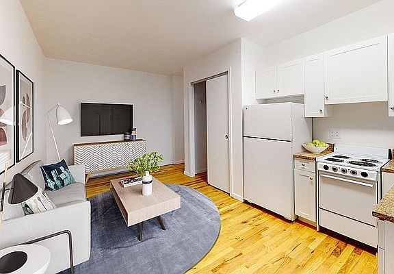4th image of 351 E 77th St #3B
