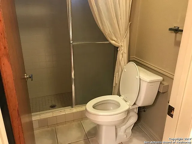 13851 Susancrest Dr — Photo 14