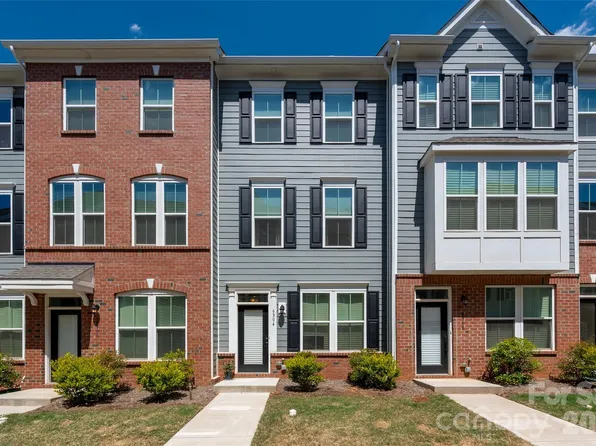 6304 Cleburne Ct, Charlotte, NC 28217