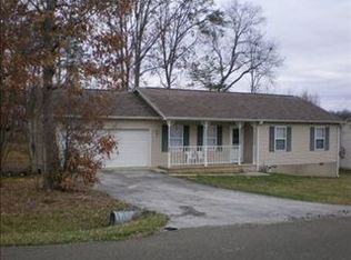 591 Bobwhite Dr, Crossville, TN 38555