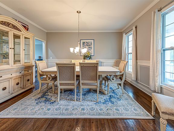 5th image of 4 Indianwood Court