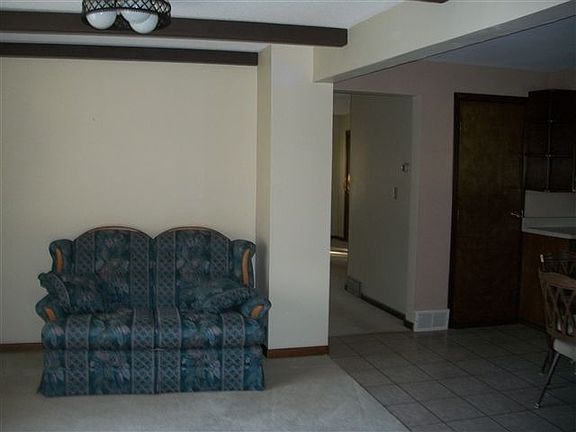 3rd image of 407 N Washington St