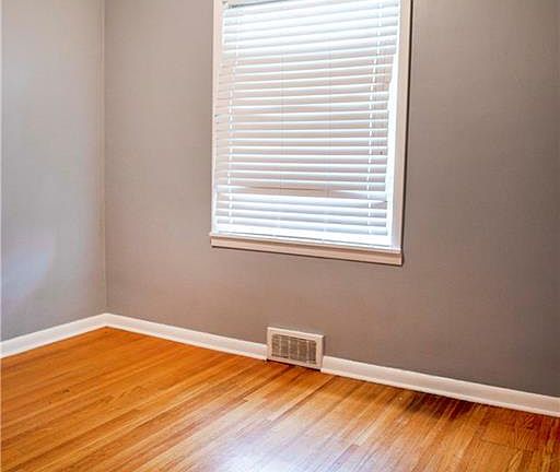 5th image of 6353 Burlington Ave