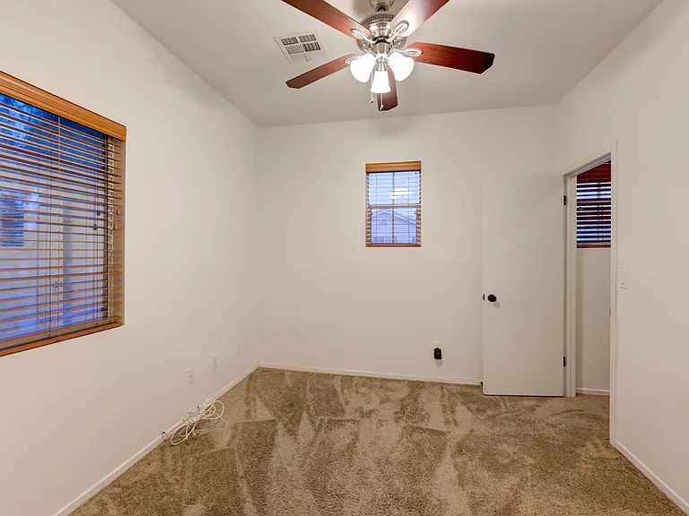 998 Veranda View Ave — Photo 4