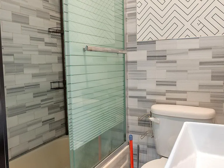 354 Cathedral Park Way #D — Photo 8