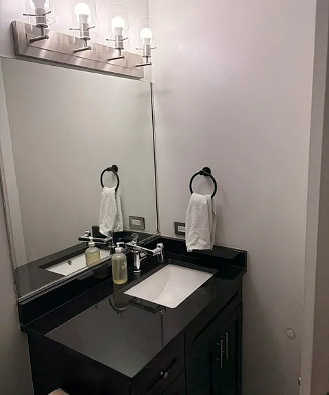 1344 W Madison St #302 — Photo 16