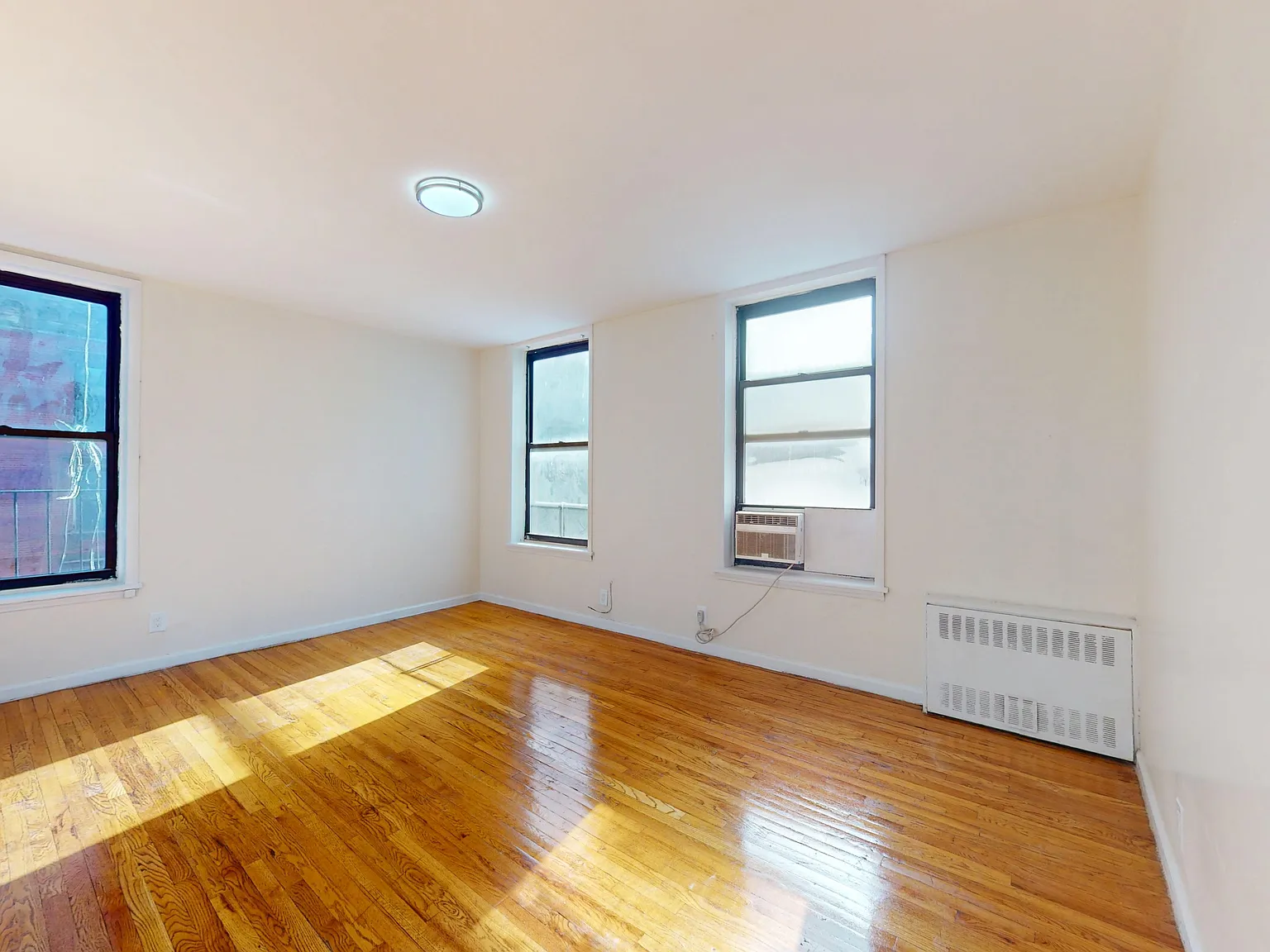 246 East 45th Street — Photo 2