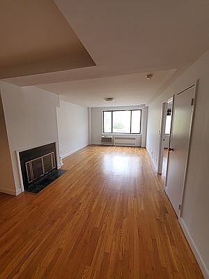 2nd image of 250 E 31st St APT 6C