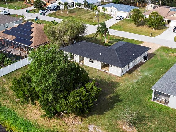 5th image of 714 SW Saragossa Avenue