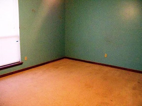 5th image of 5666 Bennington Dr