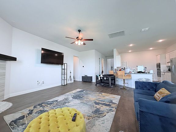 2nd image of 516 William Ct