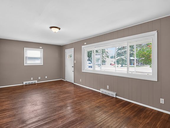 3rd image of 3902 N Hartman Dr