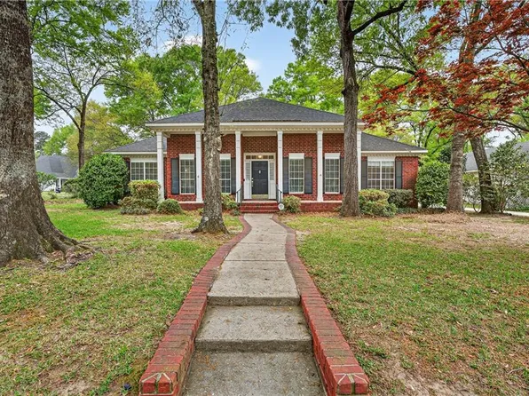 1136 Sutton Ct, Mobile, AL 36609