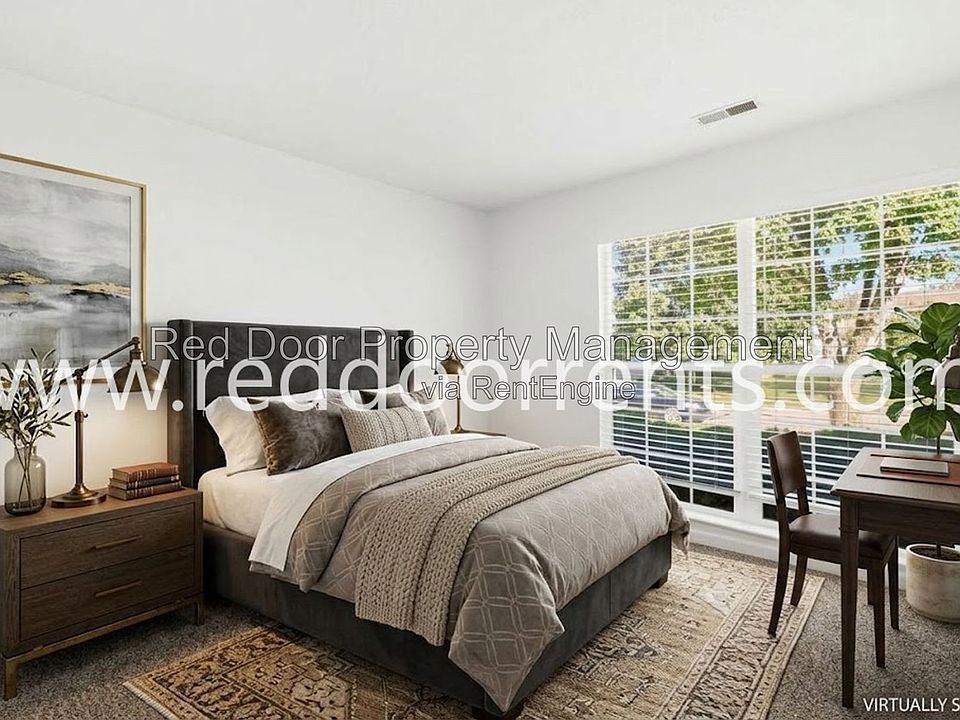 1st image of 711 Rose Ln
