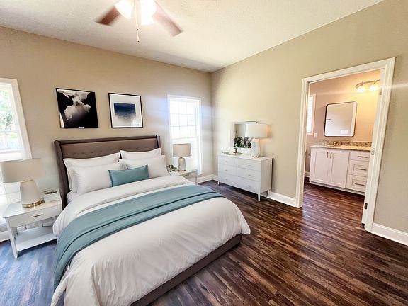 5th image of 204 Silverthorn Dr