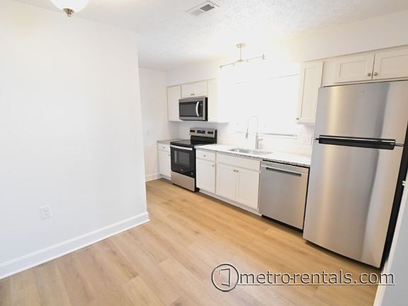 4th image of 192 Delhi Ave #191-B