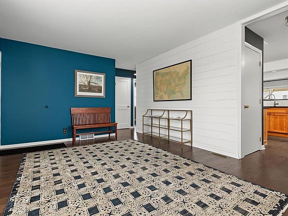3rd image of 303 Cedar Rd