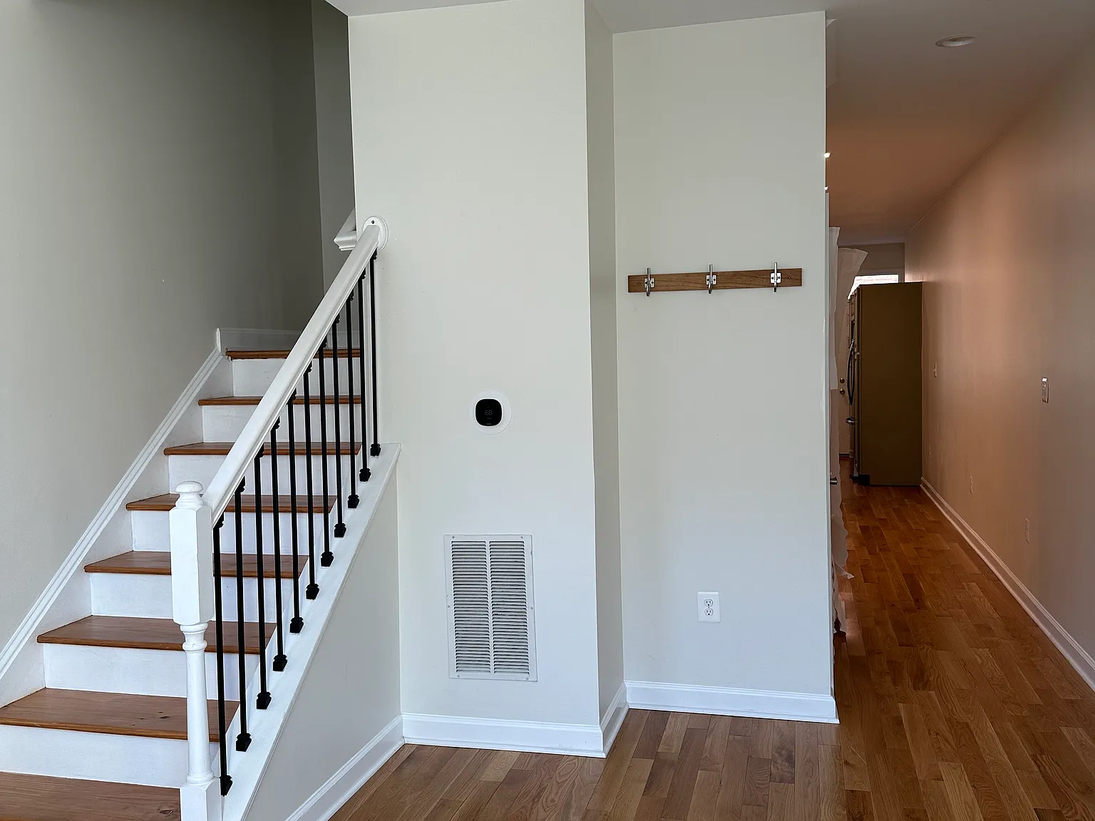 3 bed, 1.5 bath, 1344 sqft, $2,150 — Photo 2