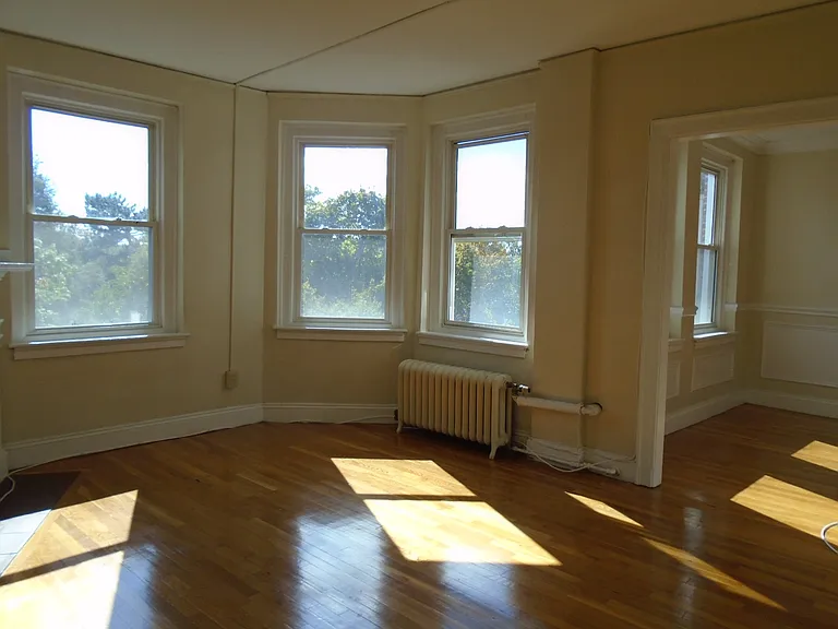 Craigie Cir — Photo 5