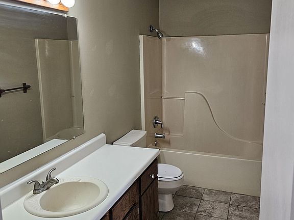 2nd image of 607 Sandstone Dr