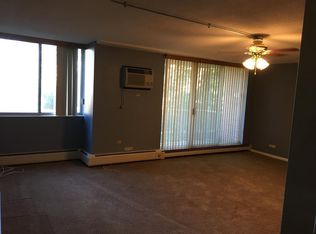 2201 S Highland Ave APT 1M, Lombard, IL