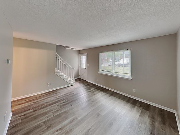 2nd image of 1002 Willow Dr #Apr-49