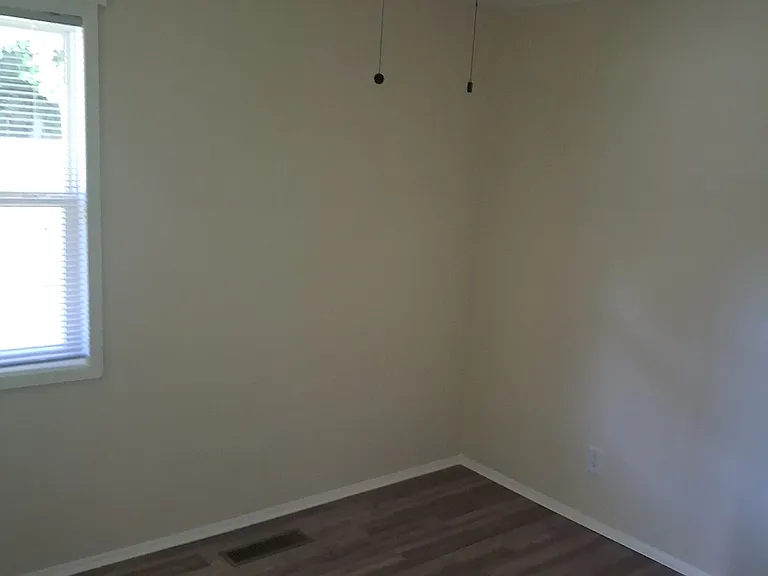 607 Courtland Ave — Photo 9