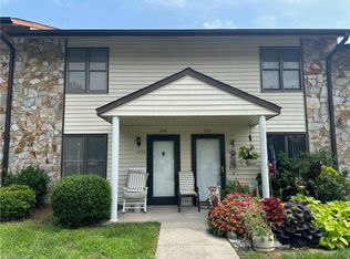1038 Cedar Place Ct, Winston Salem, NC 27107