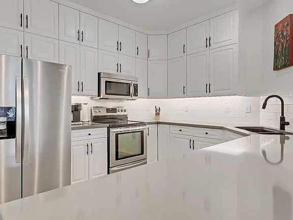 3rd image of 2419 W Erlton Rd SW #402