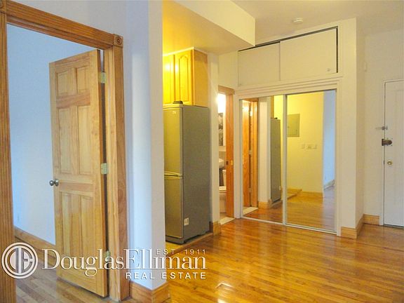 5th image of 18 Abingdon Sq APT 3