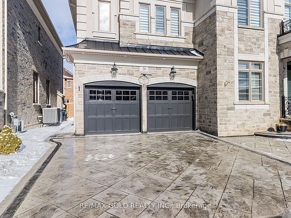 2nd image of 28 Cloverhaven Rd