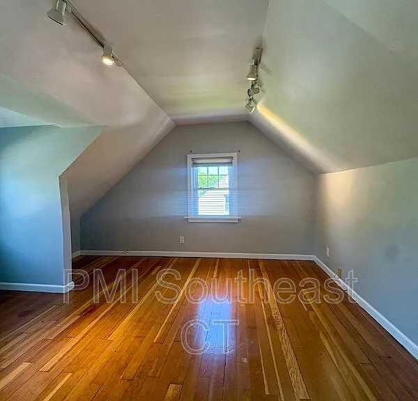 33 Country Club Rd — Photo 19